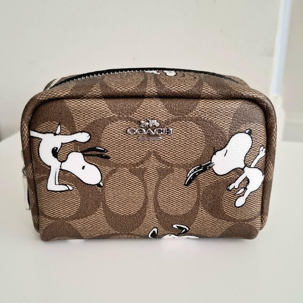 NWT🩷Coach X Peanuts Mini Boxy Cosmetic Case Snoopy Print C4595 SVOT8
